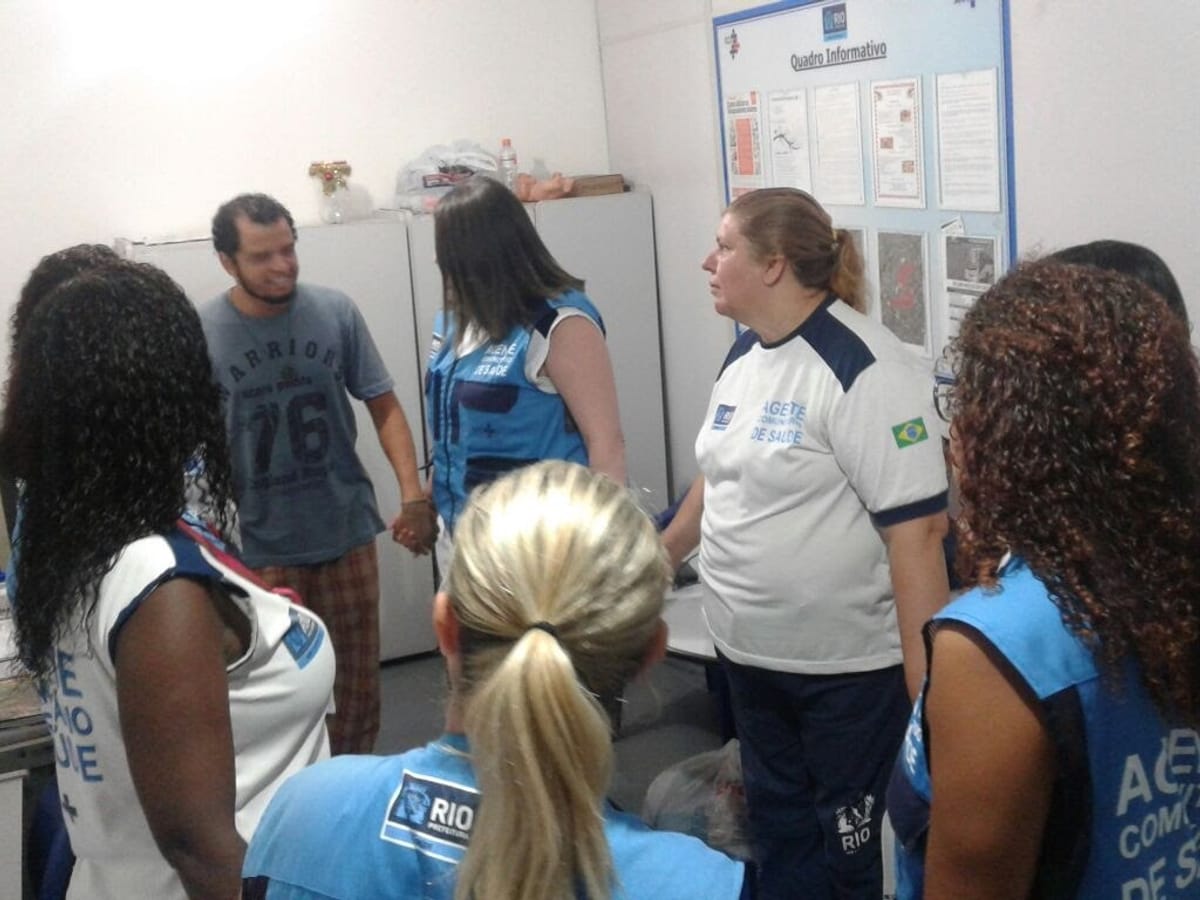 Dinâmica em roda com agentes comunitários de saúde