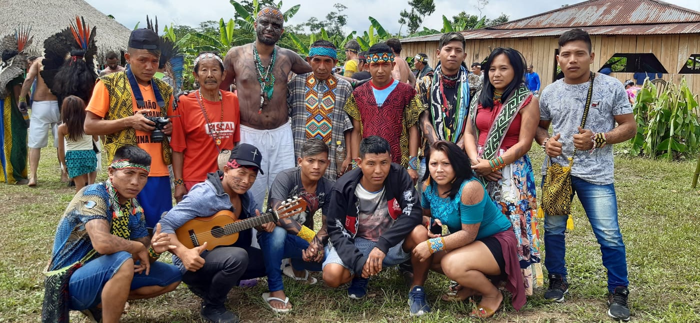 Encontro com a comunidade na aldeia, à beira do Rio Jordão